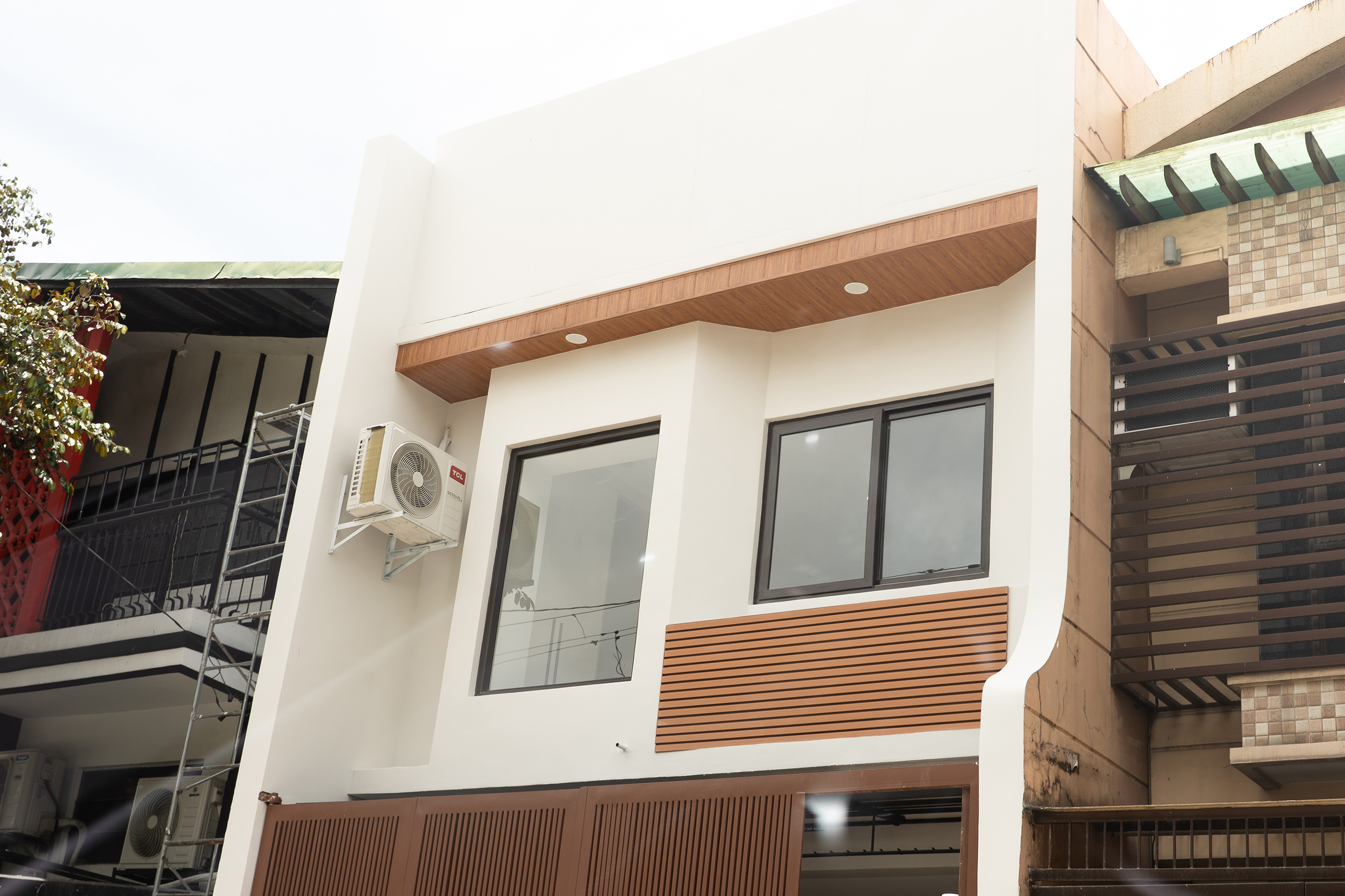 A Modern Transformation with Bamboo Floors and WPC Cladding